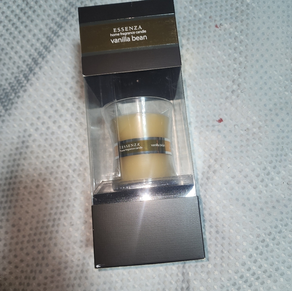ESSENZA NWT VANILLA BEAN  HOME FRAGRANCE CANDLE